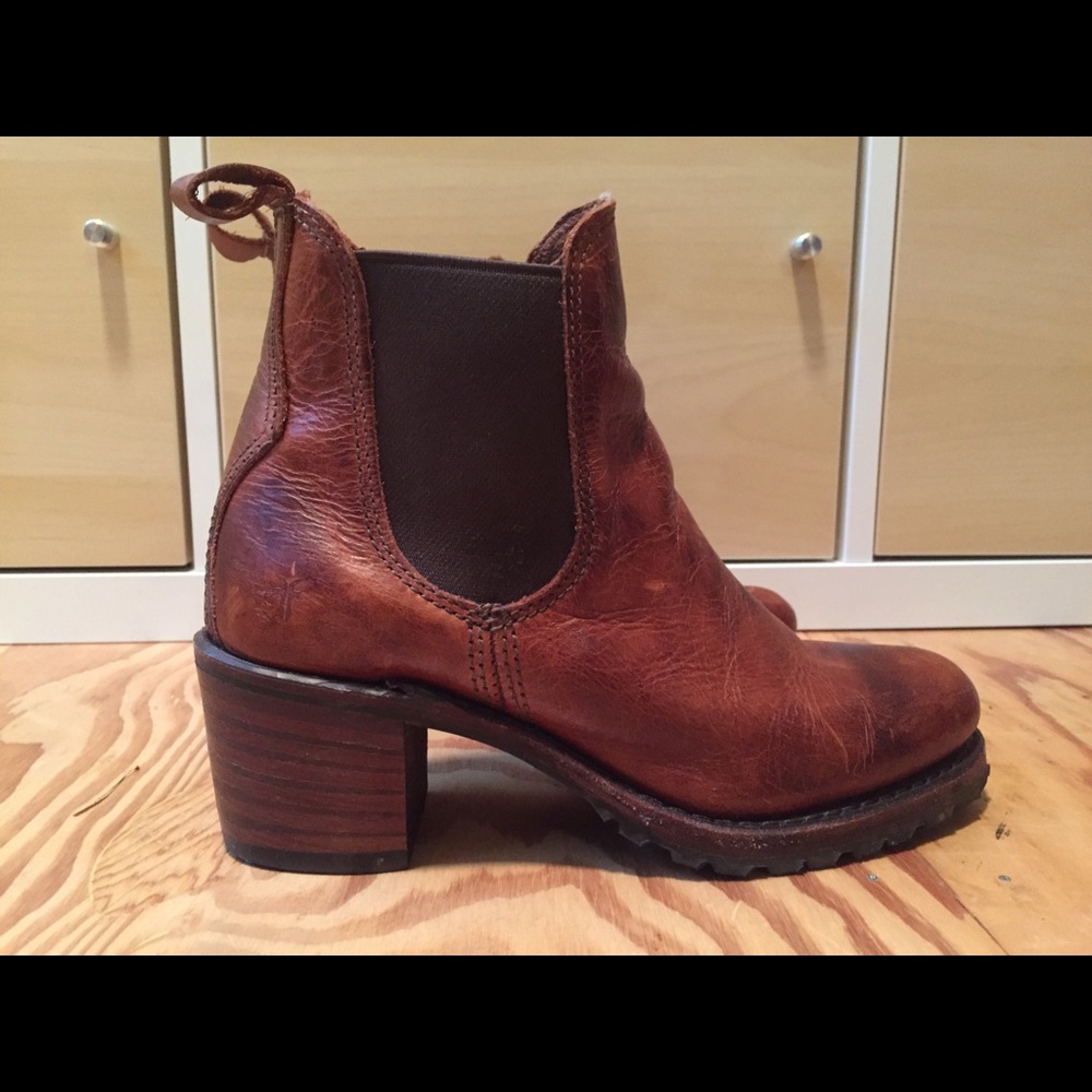 Frye Sabrina Chelsea Boots